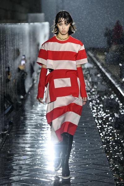 Look 14
